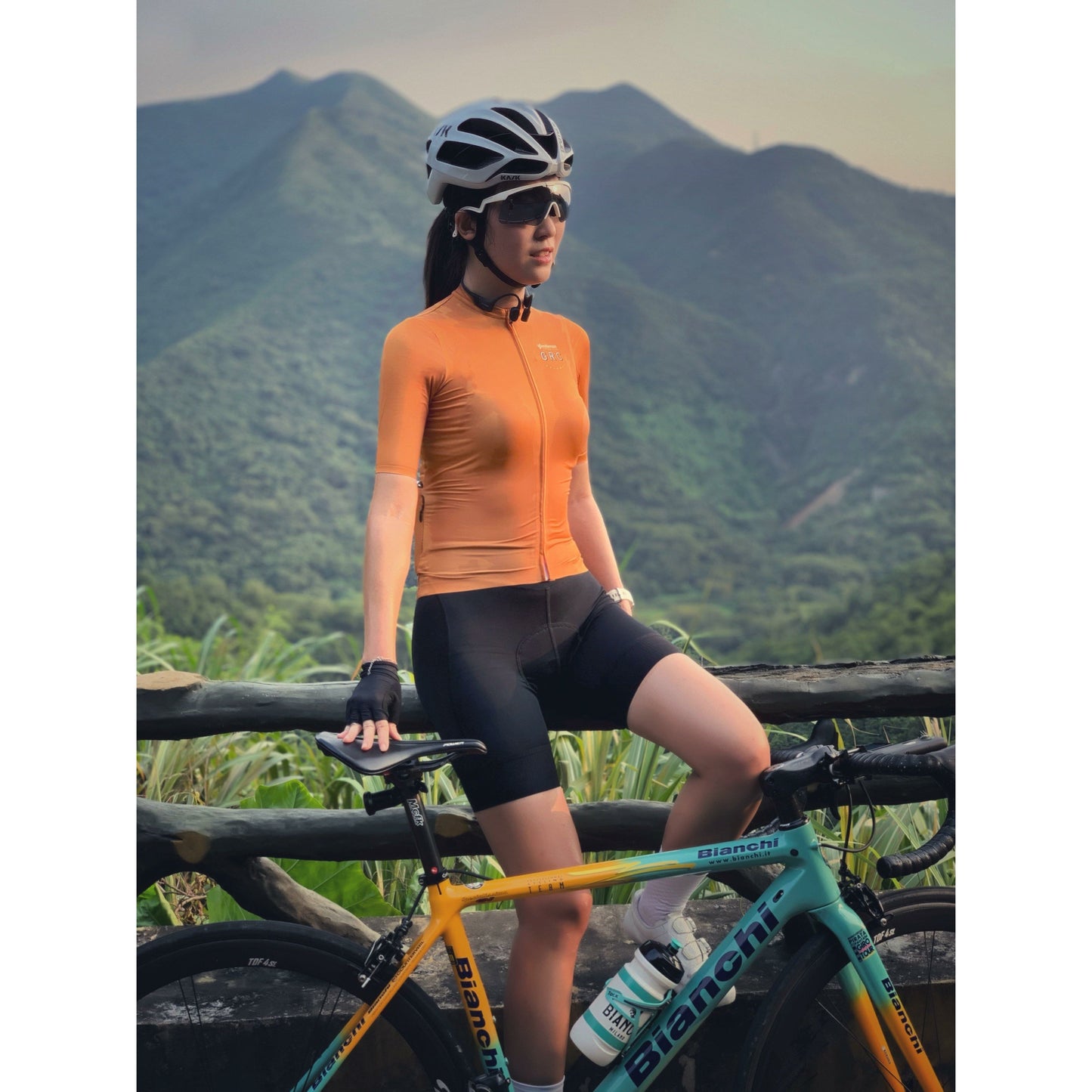 WOMEN'S CARAMEL CLASSIC JERSEY - Gentleman Racing Club